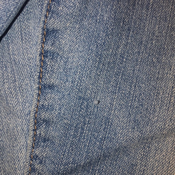 Old Navy Mid Rise Light Wash Jeans - Picture 2 of 5